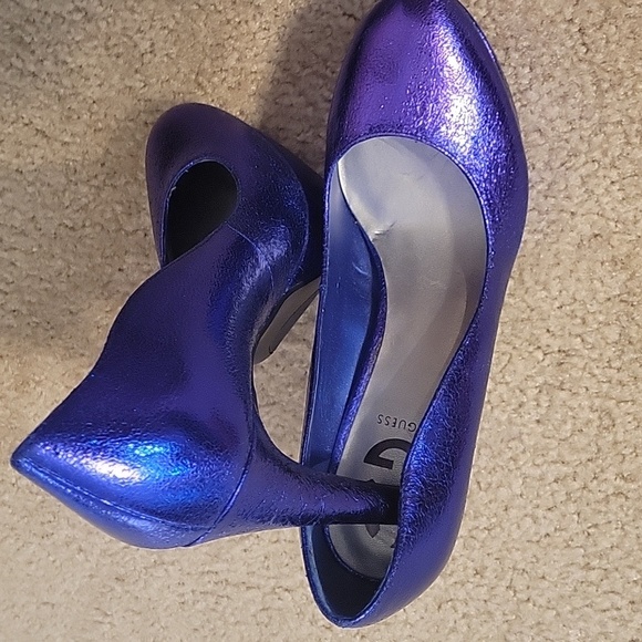 Guess Women's Purple Metallic High Heels NwOT - Picture 2 of 9